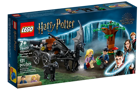 LEGO&reg; Hogwarts Carriage and Thestrals (76400)